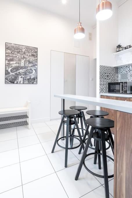 Wyjatkowy Apartament Na Rynku Wroclaw Bagian luar foto